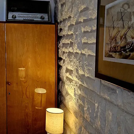 Small House Orebic