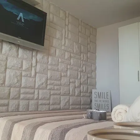 Small House *
